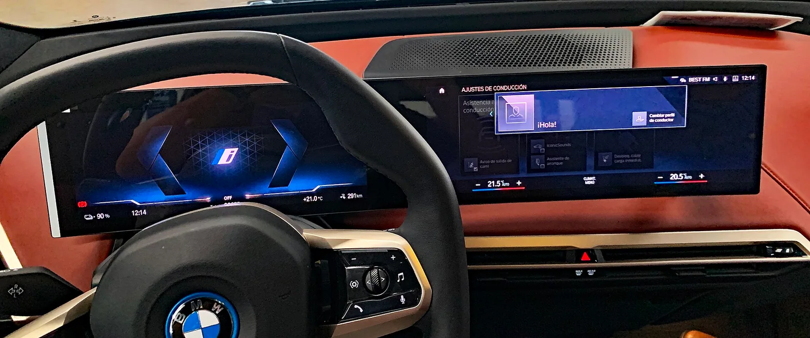 Pantallas del BMW iX.